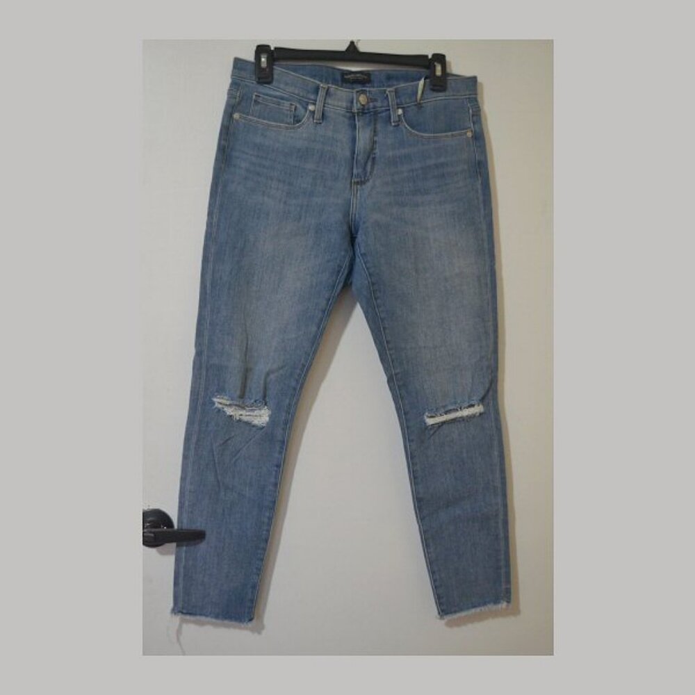 *Light Wash Distressed Jeans Size 29